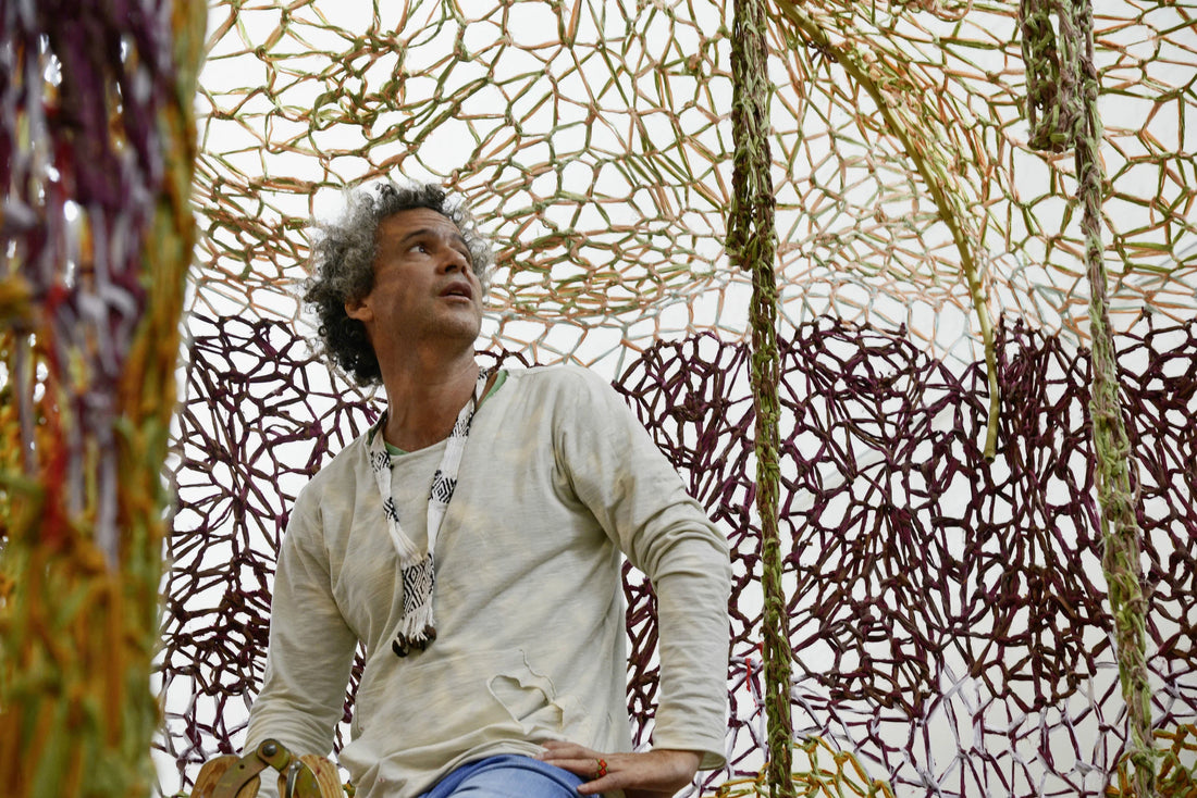 Ernesto Neto: A Arte do Sensível e a Moda como Experiência Sensorial